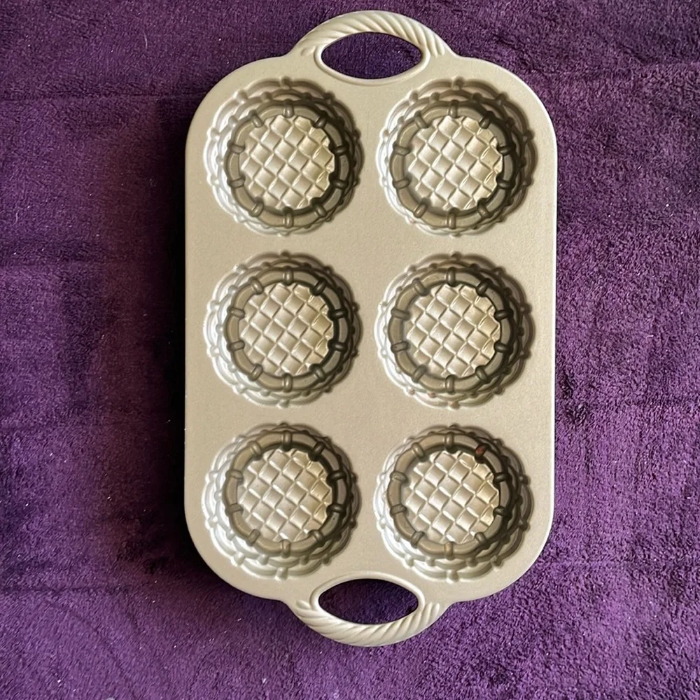 Nordicware Shortcake Baskets Pan